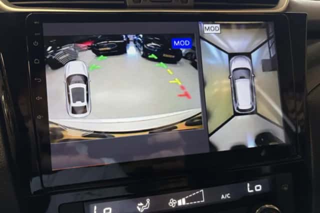 Nissan X-Trail (2017) thumbnail 3
