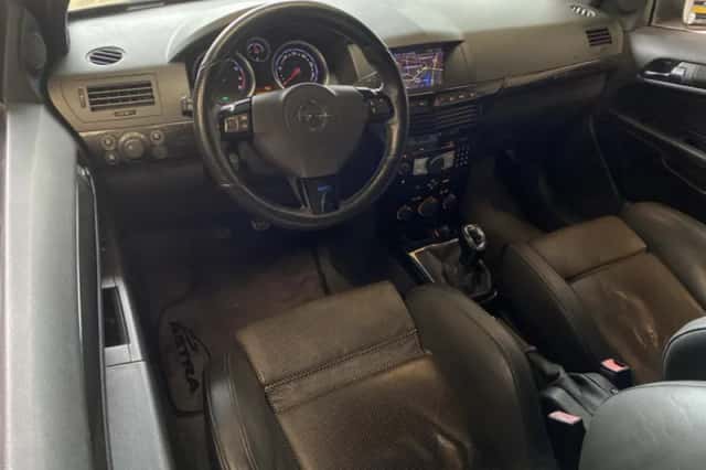 Opel Astra (2008) thumbnail 2