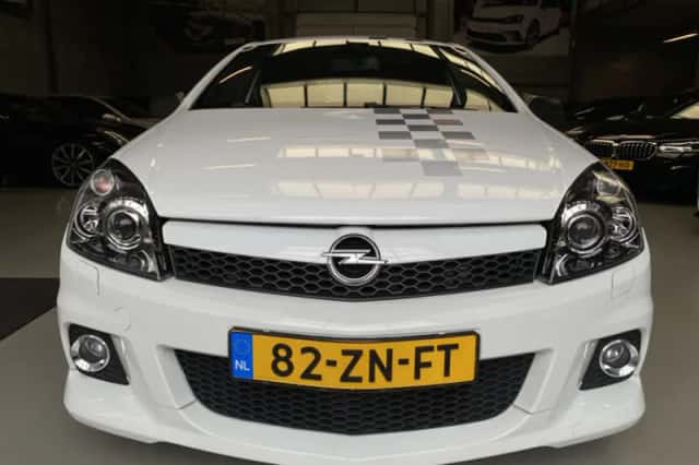 Opel Astra (2008) thumbnail 4