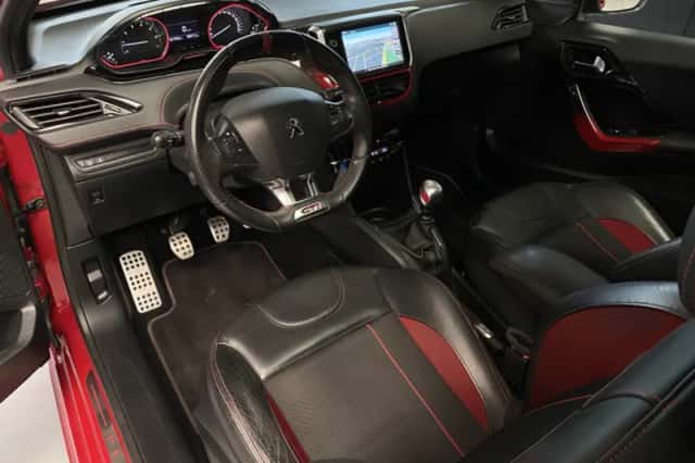 Peugeot 208 (2013) thumbnail 2