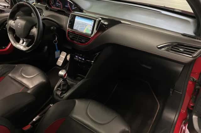 Peugeot 208 (2013) thumbnail 6