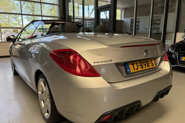 Peugeot 308 (2010) thumbnail 1