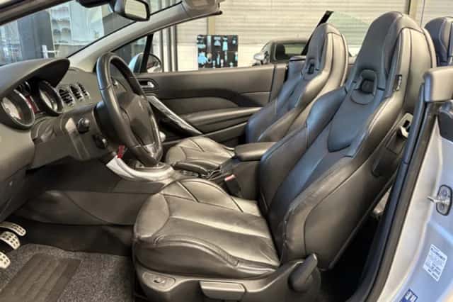 Peugeot 308 (2010) thumbnail 2