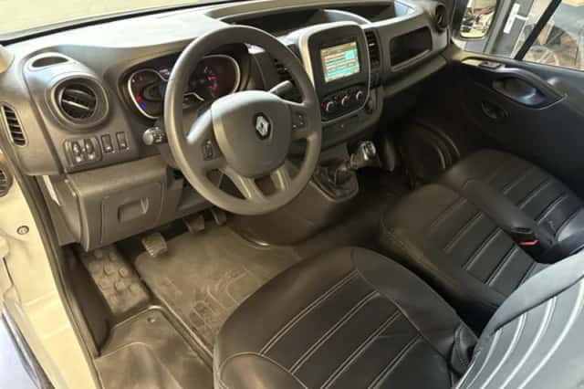 Renault Trafic (2021) thumbnail 2