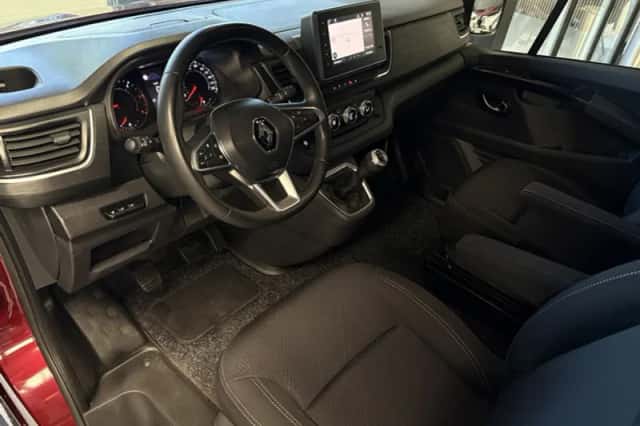Renault Trafic (2024) thumbnail 2