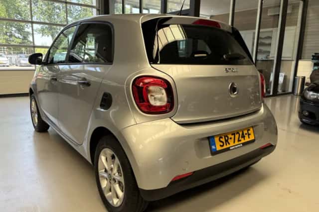 Smart Forfour (2018) thumbnail 1