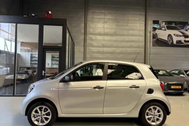 Smart Forfour (2018) thumbnail 4