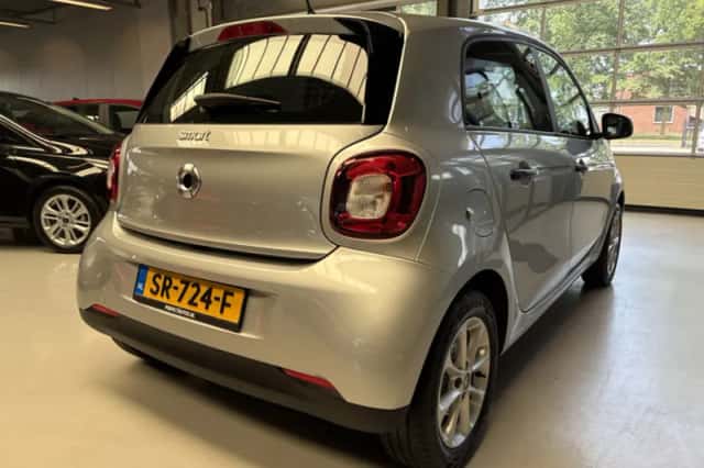 Smart Forfour (2018) thumbnail 5