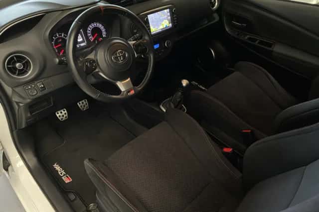 Toyota Yaris (2018) thumbnail 2
