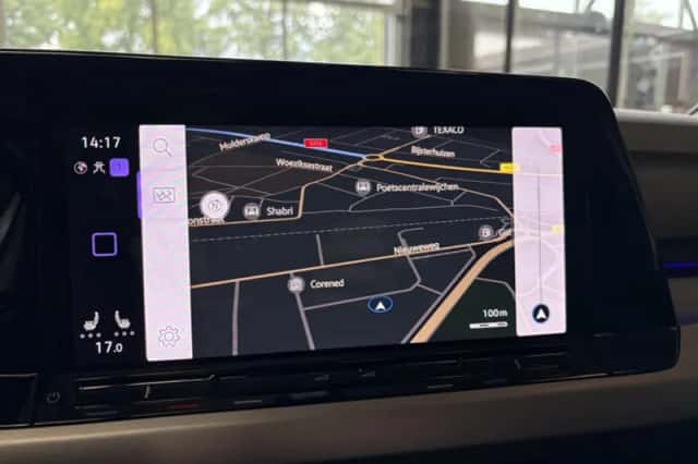 Volkswagen Golf (2021) thumbnail 3