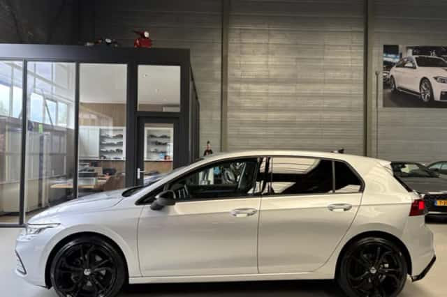 Volkswagen Golf (2021) thumbnail 6