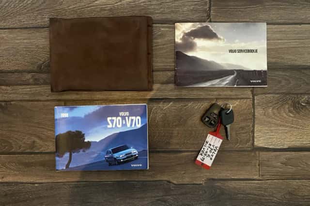 Volvo V70 (1997) thumbnail 3