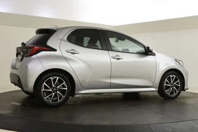 Toyota Yaris (2023) thumbnail 2