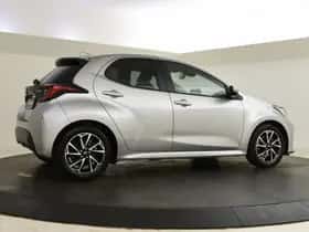 Toyota Yaris (2023) thumbnail 2