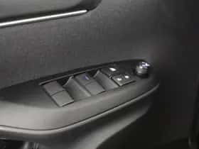 Toyota Yaris (2023) thumbnail 14
