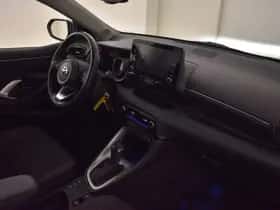 Toyota Yaris (2023) thumbnail 3