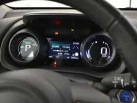 Toyota Yaris (2023) thumbnail 16