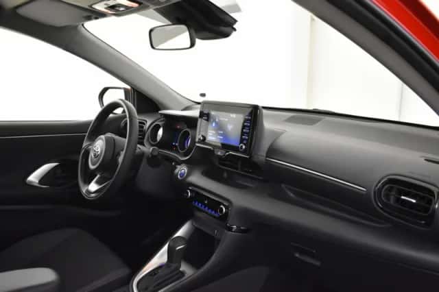Toyota Yaris (2023) thumbnail 4