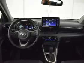 Toyota Yaris (2023) thumbnail 4