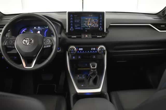 Toyota RAV4 (2021) thumbnail 4