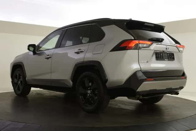 Toyota RAV4 (2021) thumbnail 6