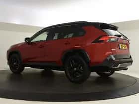 Toyota RAV4 (2023) thumbnail 2