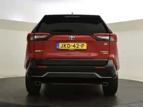 Toyota RAV4 (2023) thumbnail 8