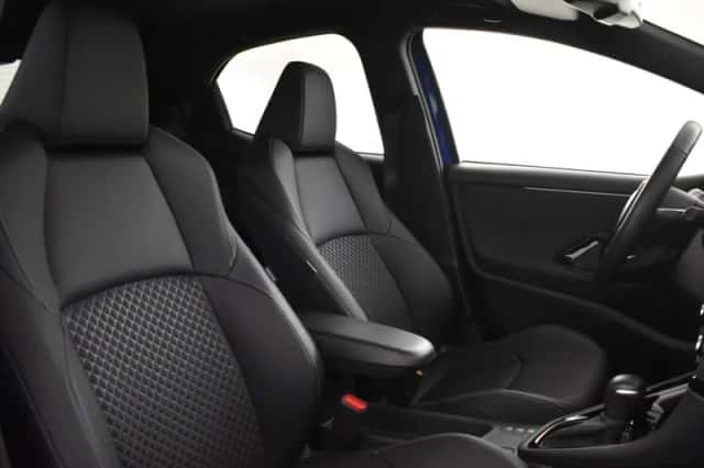 Toyota Yaris (2024) thumbnail 3