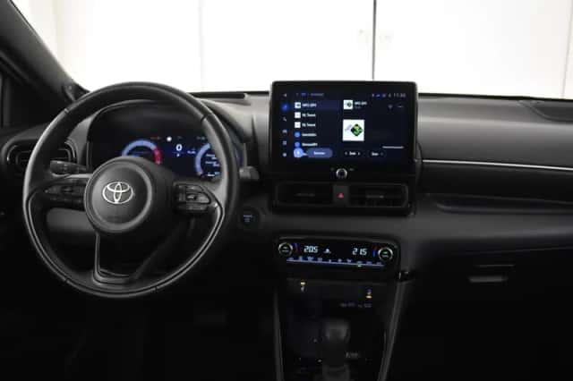 Toyota Yaris (2024) thumbnail 4