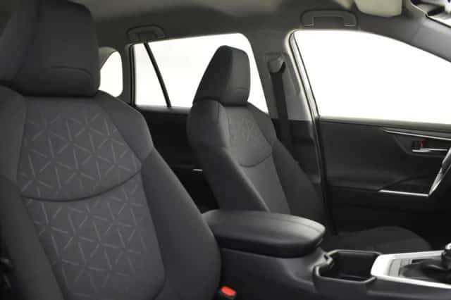Toyota RAV4 (2022) thumbnail 4