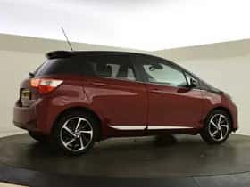 Toyota Yaris (2019) thumbnail 2