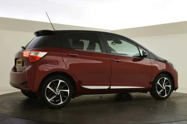 Toyota Yaris (2019) thumbnail 3