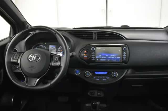 Toyota Yaris (2019) thumbnail 5
