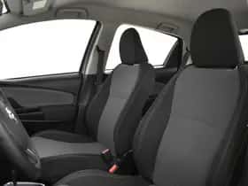 Toyota Yaris (2016) thumbnail 11