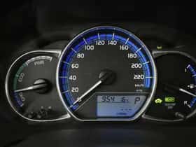 Toyota Yaris (2016) thumbnail 16
