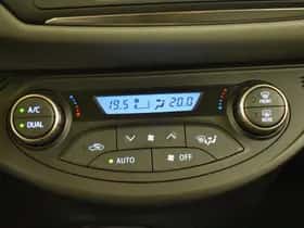 Toyota Yaris (2016) thumbnail 22