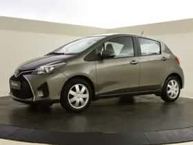 Toyota Yaris (2016) thumbnail 5