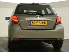 Toyota Yaris (2016) thumbnail 9
