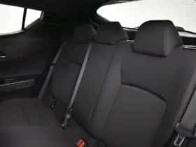 Toyota C-HR (2018) thumbnail 12