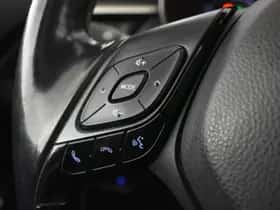 Toyota C-HR (2018) thumbnail 15