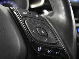 Toyota C-HR (2018) thumbnail 19