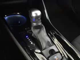Toyota C-HR (2018) thumbnail 25