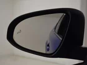 Toyota C-HR (2018) thumbnail 29