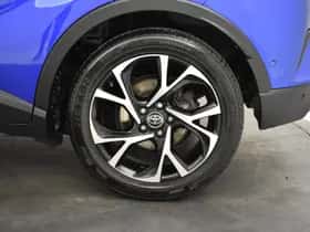 Toyota C-HR (2018) thumbnail 31