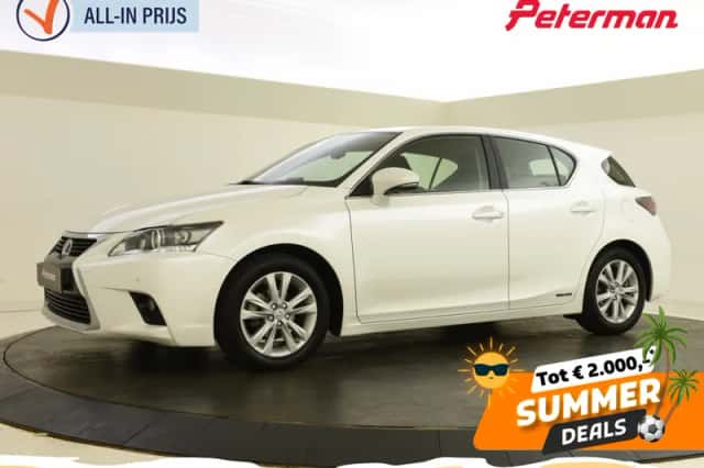 Lexus CT (2015) thumbnail 1