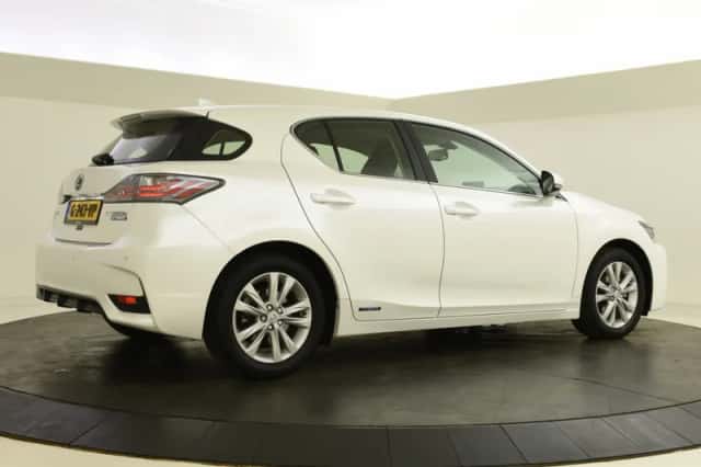Lexus CT (2015) thumbnail 5