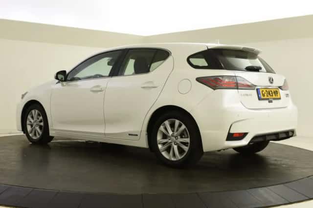 Lexus CT (2015) thumbnail 6