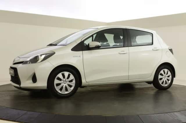 Toyota Yaris (2014) thumbnail 5