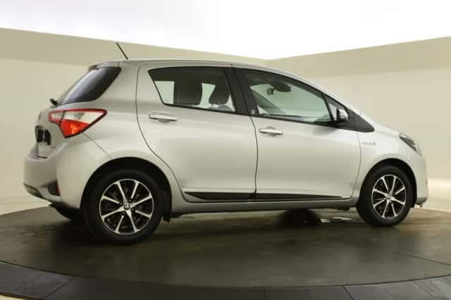 Toyota Yaris (2018) thumbnail 2
