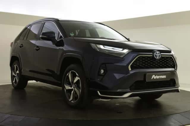 Toyota RAV4 (2022) thumbnail 2